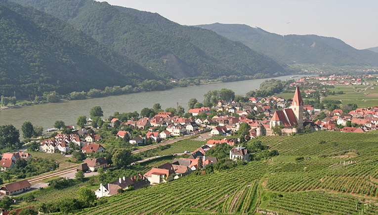 Wzaq-czech-republic-walking